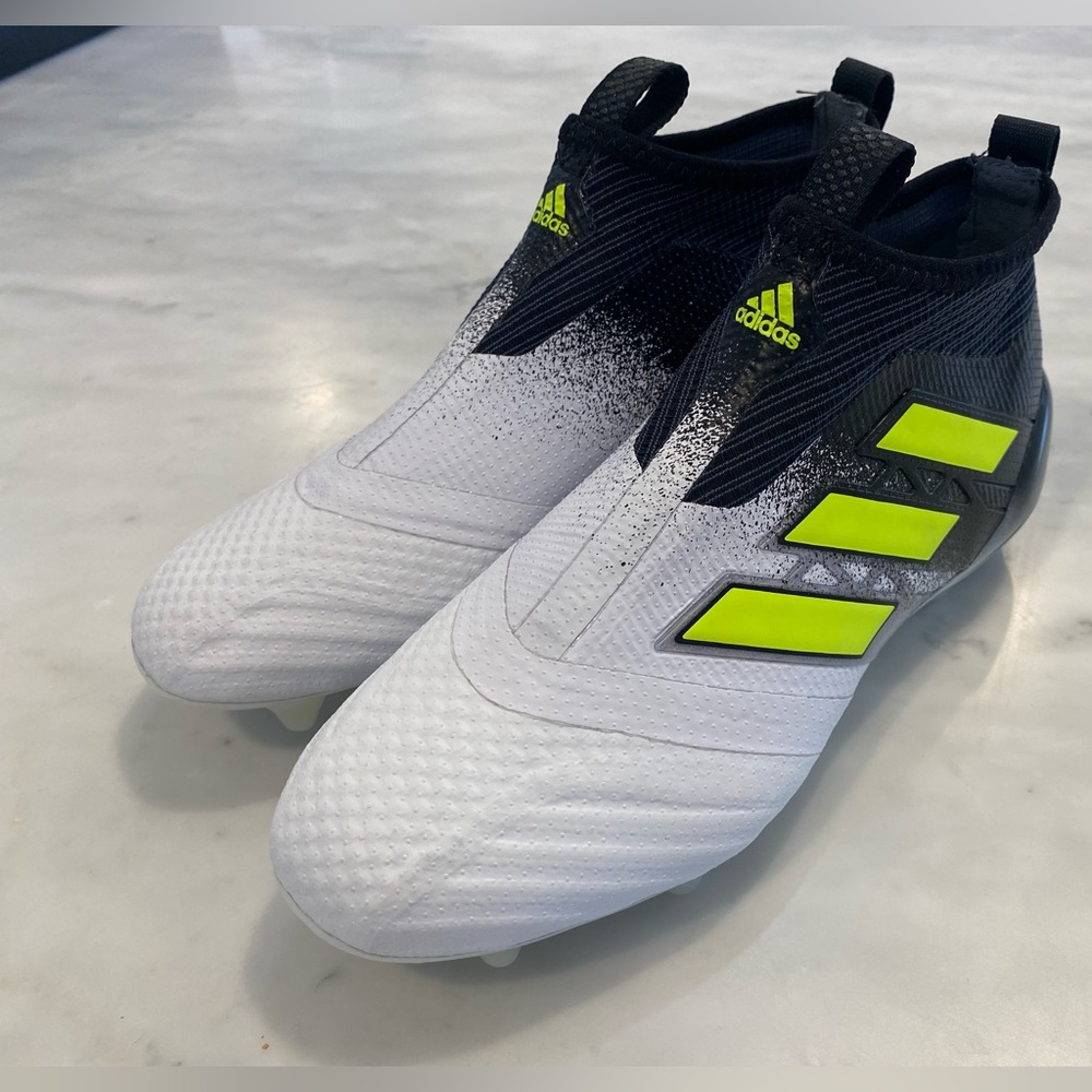 Kids Soccer Cleats Size 5